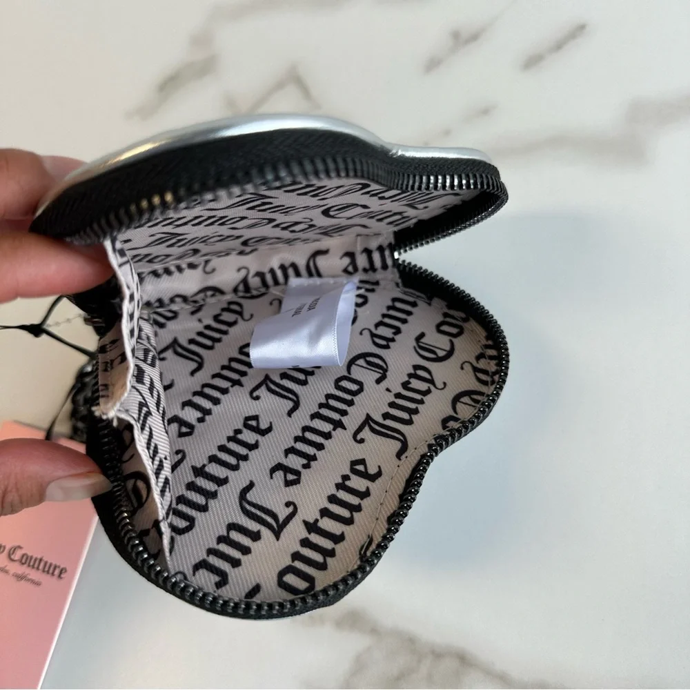 NWT Juicy Couture Black String of Pearls Heart Zip‎ Around Wristlet Coin Purse